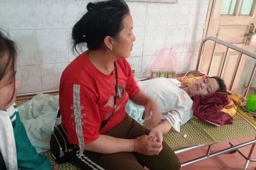 Nữ sinh lớp 10 đuối nước được cán bộ quân sự huyện cứu sống