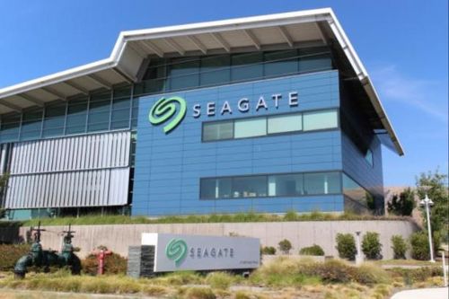 Seagate bị phạt 300 triệu USD vì bán ổ cứng cho Huawei