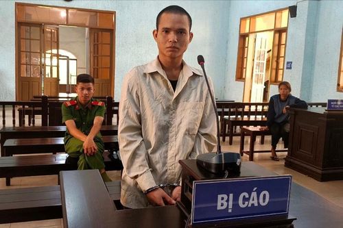 Dùng cuốc gây trọng thương cho anh trai để trả thù
