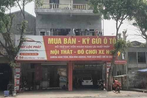Công an truy tìm nhân viên gara 16 tuổi lái xe của khách vứt ngoài bãi rác