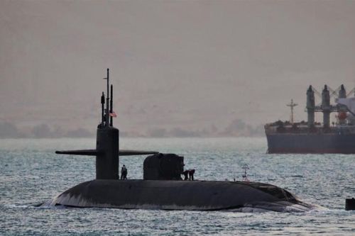 Iran tuyên bố ép tàu ngầm Mỹ phải nổi lên mặt nước