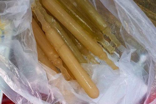 Quảng Nam: 16 học sinh ngộ độc, nghi do ăn kem mua ở cổng trường