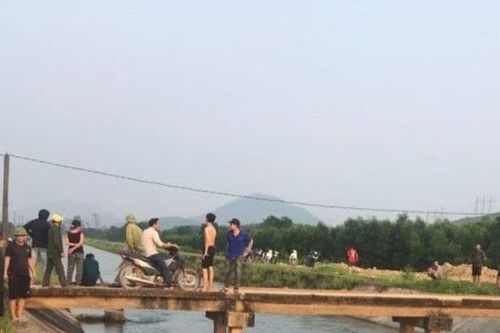 Nam sinh 16 tuổi tử nạn trên kênh N01A