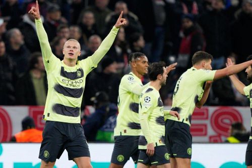 Không thể tạo ra địa chấn, Bayern bất lực nhìn Man City vào bán kết Champions League
