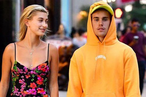 Justin Bieber bênh màn trình diễn ai cũng chê thảm họa, nhưng nhất định không bênh vợ!
