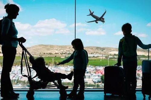Chuyên gia khẳng định lợi ích không sách vở nào mang lại khi cho con đi du lịch sớm