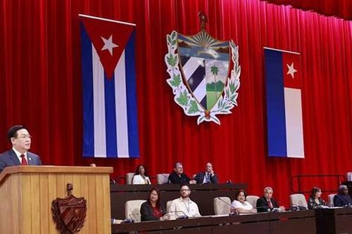 Hình ảnh Chủ tịch Quốc hội Vương Đình Huệ phát biểu tại Quốc hội Cuba, gặp gỡ cộng đồng người Việt Nam