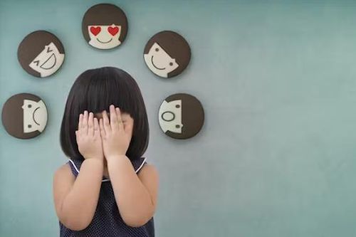 Trẻ có những biểu hiện này chứng tỏ EQ thấp từ bé