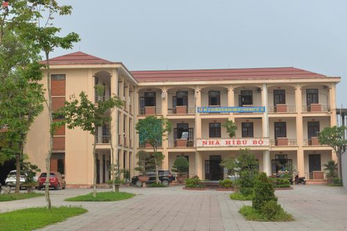 Trường THPT Lê Văn Hưu tổ chức kỷ niệm 60 năm ngày thành lập đảm bảo trang trọng, ý nghĩa, tiết kiệm