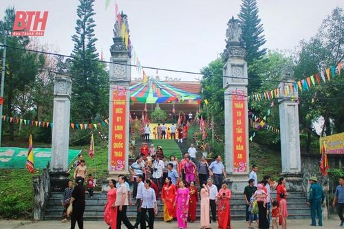 Khai hội Phủ Vàng năm 2023