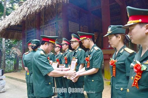 Đảng ủy Quân sự tỉnh báo công dâng Bác tại Kim Bình