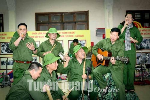 Tuyên Quang tham gia Hội diễn nghệ thuật quần chúng ca khúc cách mạng tại Vĩnh Phúc