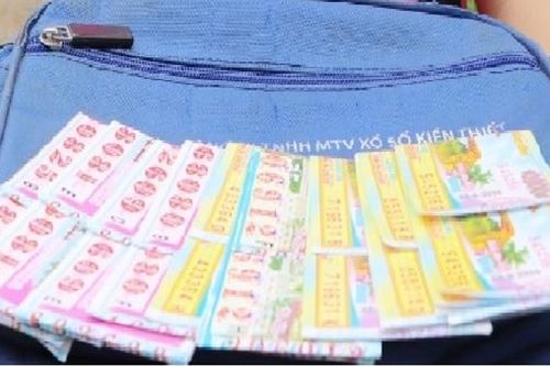 Cướp vé số của đồng nghiệp để đỡ 'tốn vốn'