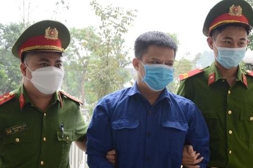 Trúng chỉ định thầu, ba cha con cùng vướng lao lý