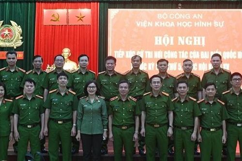 Hội nghị tiếp xúc giữa đại biểu Quốc hội với cử tri nơi công tác