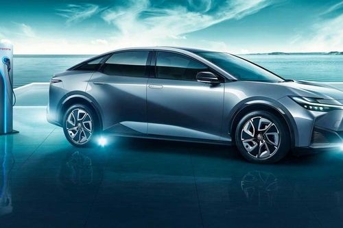 Nhận 5.000 đơn đặt hàng trong ngày mở bán, xe điện của Toyota có gì lạ?