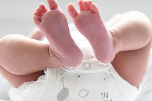 Có nên dùng dung dịch vệ sinh vùng kín cho bé gái?