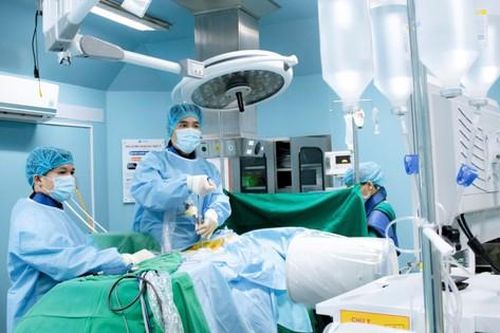 Phẫu thuật nội soi cột sống, điều trị thành công cho bệnh nhân bị thoát vị đĩa đệm cột sống thắt lưng tại Bệnh viện Hoàn Mỹ ITO Đồng Nai