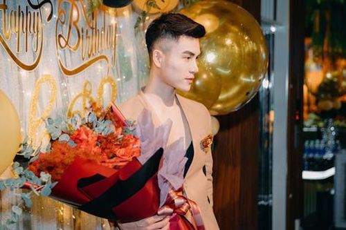 Phạm Anh Phi – chinh phục khách hàng phun xăm khó tính