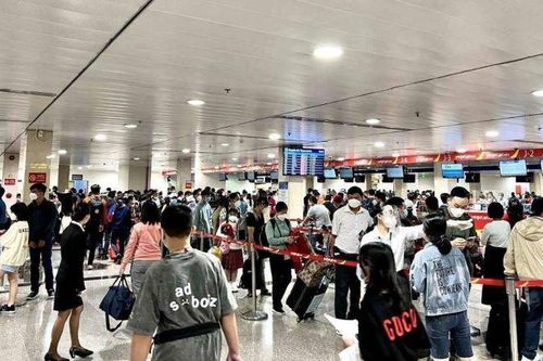 Tân Sơn Nhất dự kiến đón gần 800.000 khách qua sân bay dịp nghỉ lễ 30-4