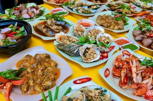 Bí kíp foodtour Đà Nẵng mùa lễ không lo chen chúc, xếp hàng