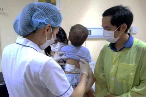 Tán sỏi thận cho bệnh nhi mới 27 tháng tuổi