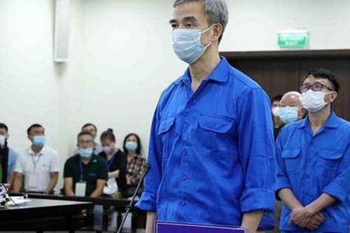 Nguyên Giám đốc Bệnh viện Tim Hà Nội Nguyễn Quang Tuấn bị phạt 3 năm tù