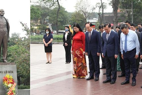 Lãnh đạo thành phố Hà Nội dâng hoa kỷ niệm 153 năm ngày sinh V.I.Lenin