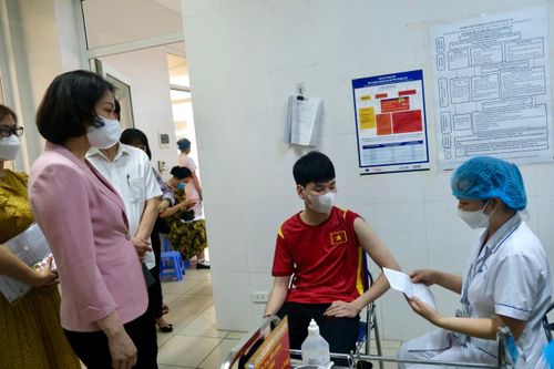 Hà Nội: Nhiều phụ huynh chủ quan, chưa cho trẻ nhỏ đi tiêm phòng Covid-19