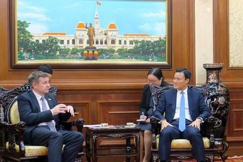 Tăng cường hợp tác giữa TPHCM và OIF