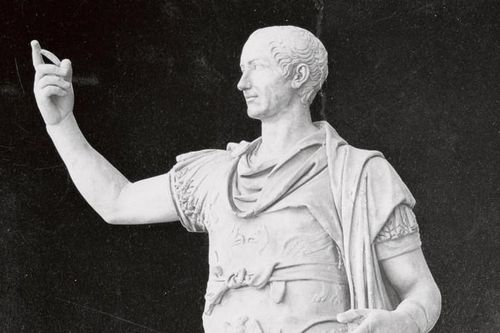 Kỳ bí ngôi sao chổi rực sáng suốt 7 ngày khi Julius Caesar qua đời
