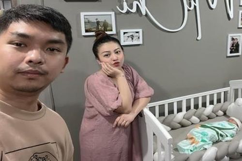 Ca sĩ MiA và chồng kém 3 tuổi đón con đầu lòng