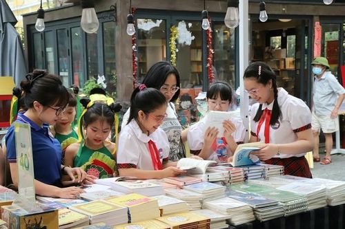 Hàng loạt trải nghiệm hấp dẫn tại chuỗi sự kiện 'Sách cho bạn, cho tôi'