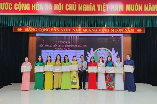 Công nhận giáo viên chủ nhiệm lớp giỏi cho 67 thầy cô giáo
