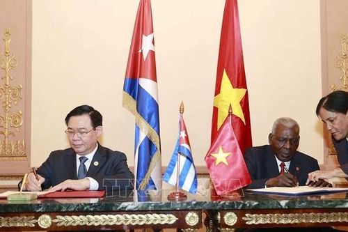 Làm sâu sắc hơn nữa mối quan hệ song phương đoàn kết anh em Việt Nam – Cuba