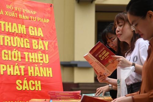 Bộ Tư pháp hưởng ứng Ngày Sách và Văn hóa đọc Việt Nam năm 2023