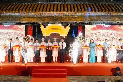 Phó Thủ tướng Chính phủ Trần Lưu Quang dự lễ khai mạc Ngày Sách và Văn hóa đọc Việt Nam lần thứ hai
