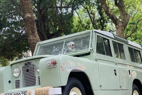 Ô tô cũ rích hơn 20 năm tuổi giá tiền tỷ, dân chơi Việt Nam vẫn ham săn lùng