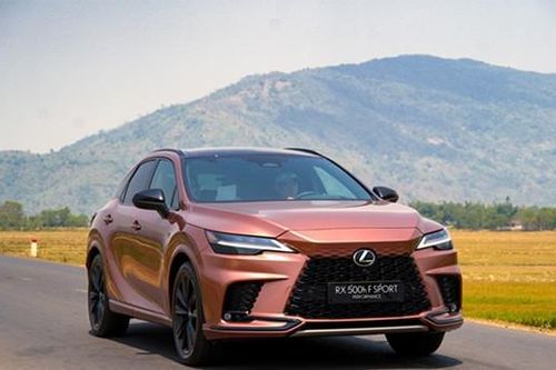 Sự đồng điệu giữa xe Lexus và nghệ thuật pha cà phê