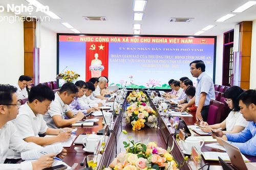 Giám sát công tác cải cách hành chính tại thành phố Vinh