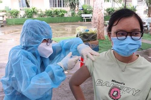 Bình Phước đẩy nhanh độ bao phủ vaccine phòng COVID-19