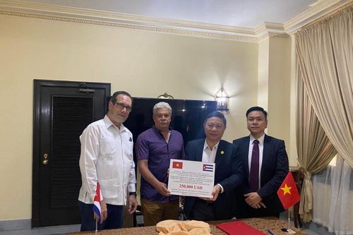 Hỗ trợ Cuba khắc phục hậu quả hỏa hoạn tại tỉnh Matanzas