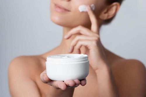 Những sản phẩm làm đẹp bạn không nên tốn tiền mua