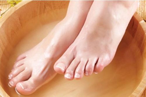 Bỏ hết hóa chất khử mùi đi, đây mới là cách 'chuẩn không cần chỉnh' chẳng lo chân bốc mùi giữa mùa nắng nóng