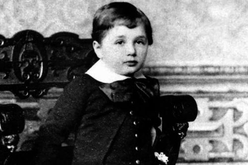 Albert Einstein và cách học để giải toán cao cấp năm 13 tuổi