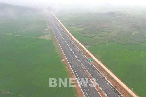 Cận cảnh cao tốc nối Ninh Bình với Thanh Hóa chuẩn bị khánh thành