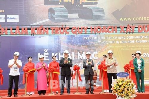 Triển lãm về xây dựng, công nghiệp mỏ, giao thông thu hút hơn 100 gian hàng