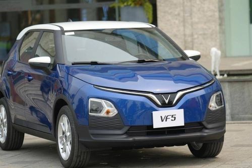 VinFast bàn giao xe VF 5 Plus đầu tiên cho khách hàng, giá 458 triệu đồng