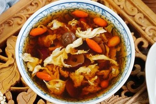Thêm hai công thức chè dưỡng nhan, vừa dễ nấu mà dưỡng da trắng khỏe trông thấy