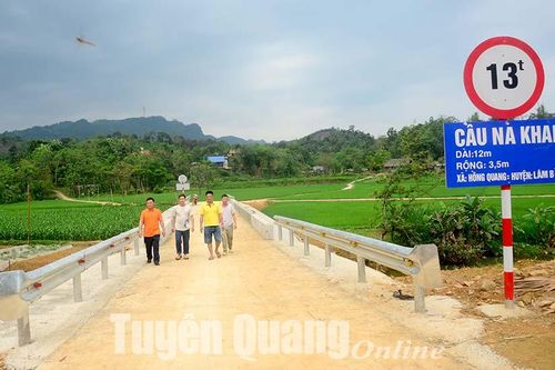 Gỡ khó làm cầu trên đường giao thông nông thôn